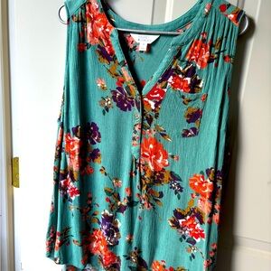 Sleeveless gauzy top